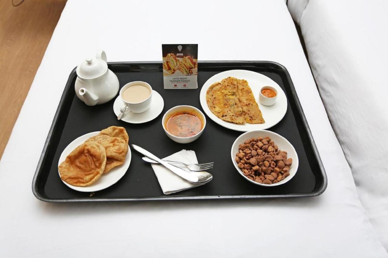 Hotel E Serai Pune Bagian luar foto