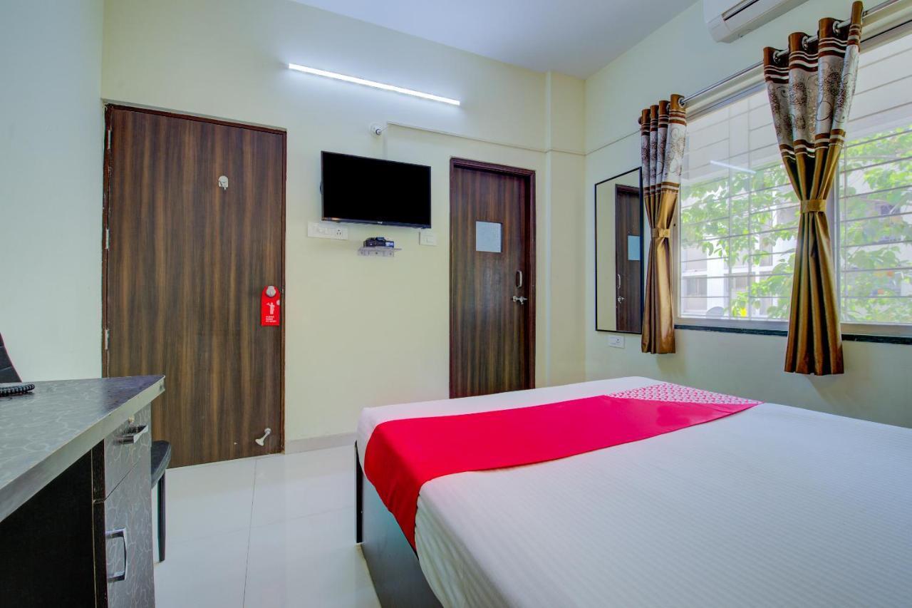 Hotel E Serai Pune Bagian luar foto