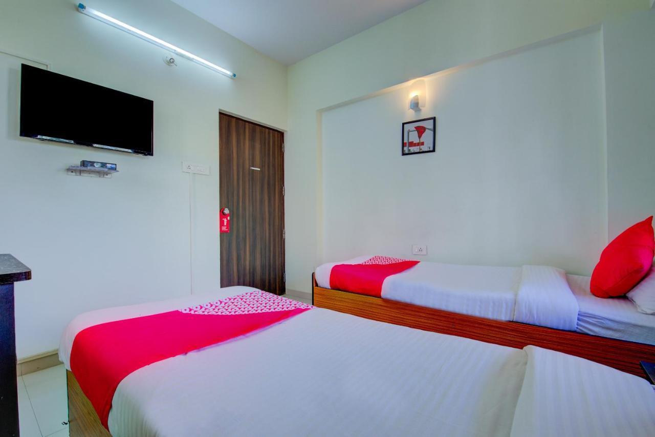 Hotel E Serai Pune Bagian luar foto