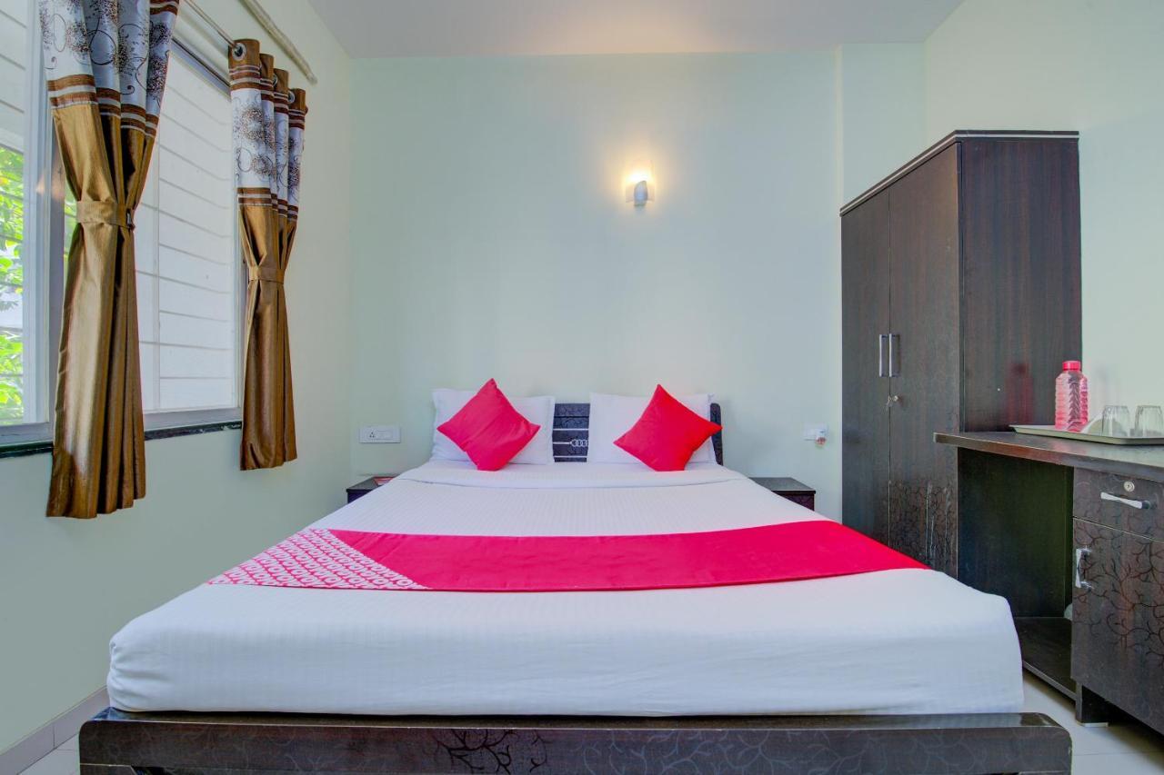 Hotel E Serai Pune Bagian luar foto