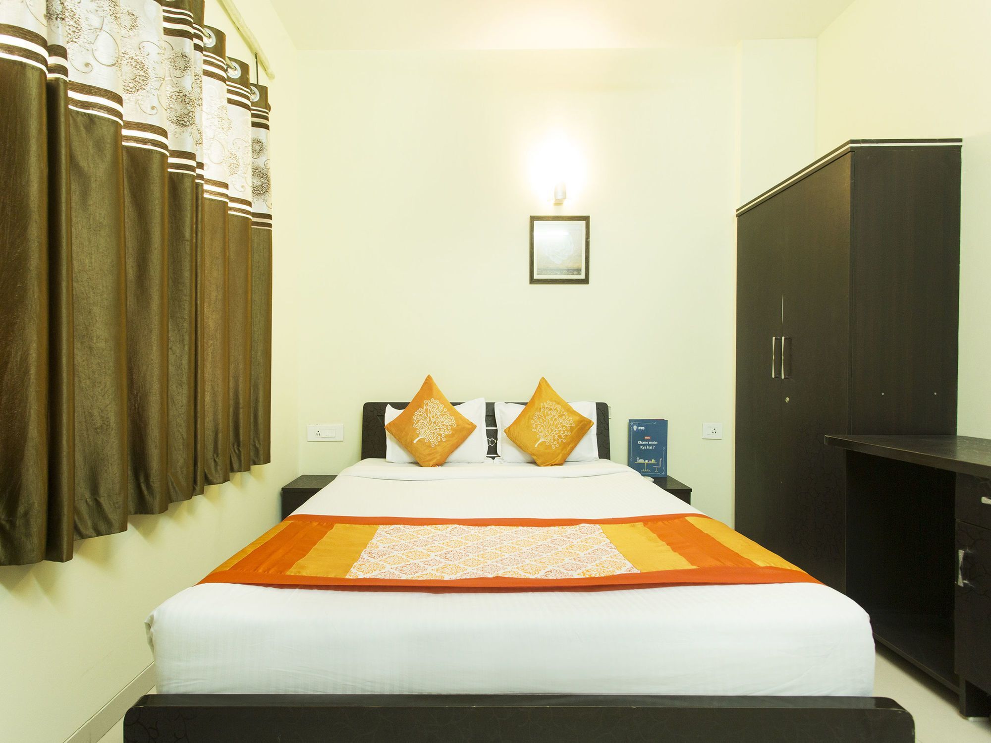 Hotel E Serai Pune Bagian luar foto